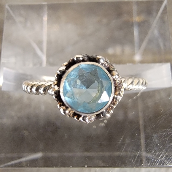 Vintage Jewelry - Blue Topaz Quartz Stone Sterling Silver 925 Dainty Ring 6 Crystal Gemstone Boho